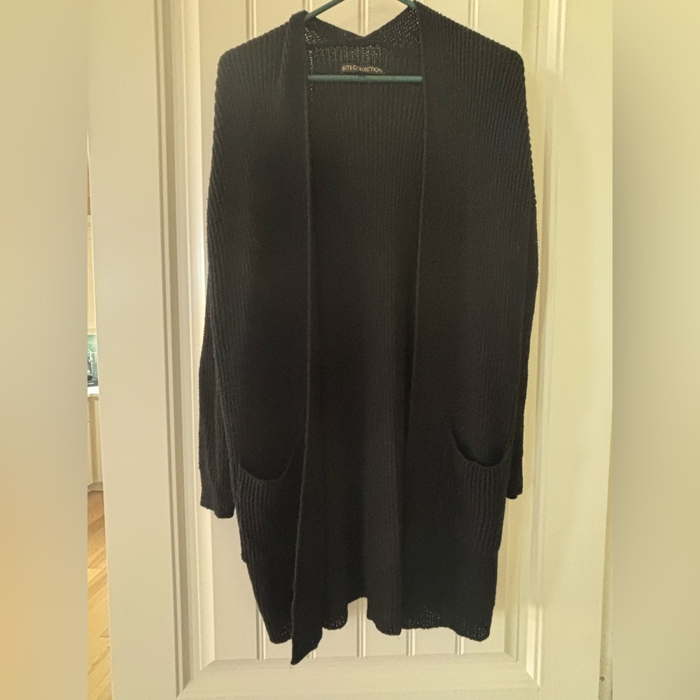 Black Open-Front Women's Sweater with Pockets